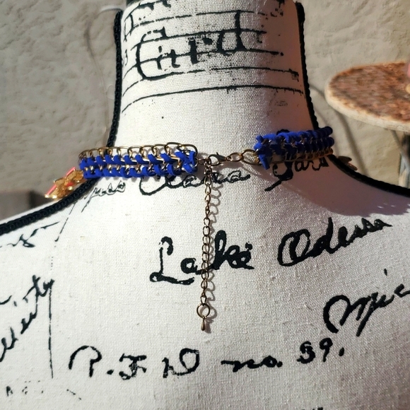 Chunky Bright Stone Flower Novelty Choker Stlye Necklace approx 16" - Picture 2 of 3